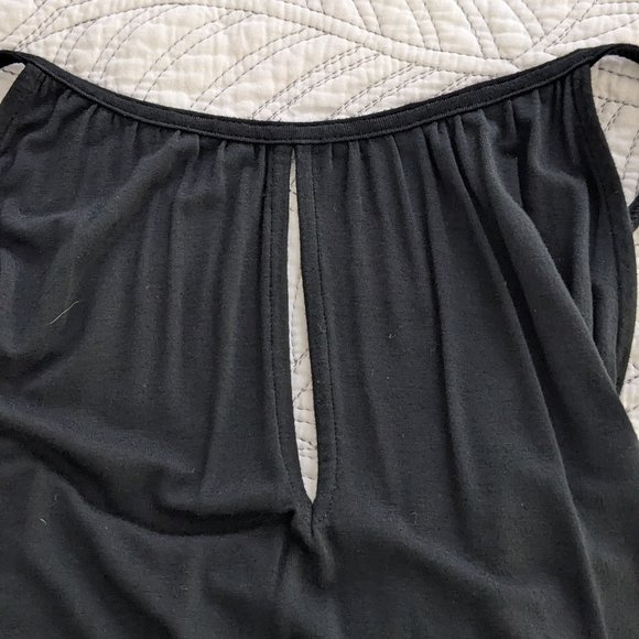 Banana Republic classic black sleeveless/halter top - Picture 3 of 4